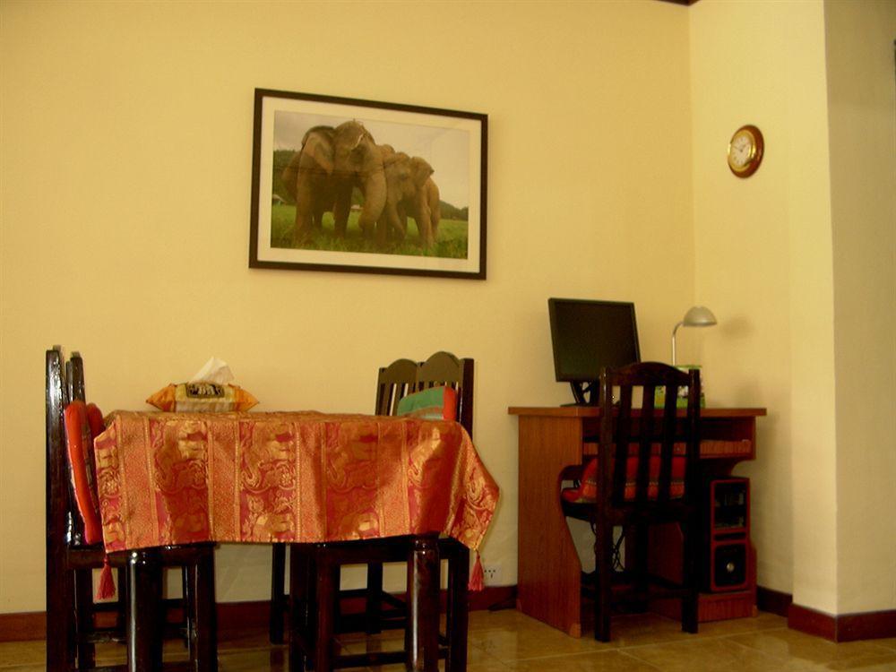 Hotel The Britannia Chiang Mai Esterno foto