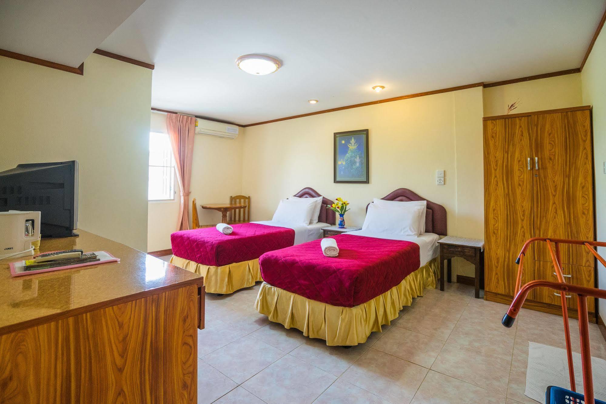 Hotel The Britannia Chiang Mai Esterno foto