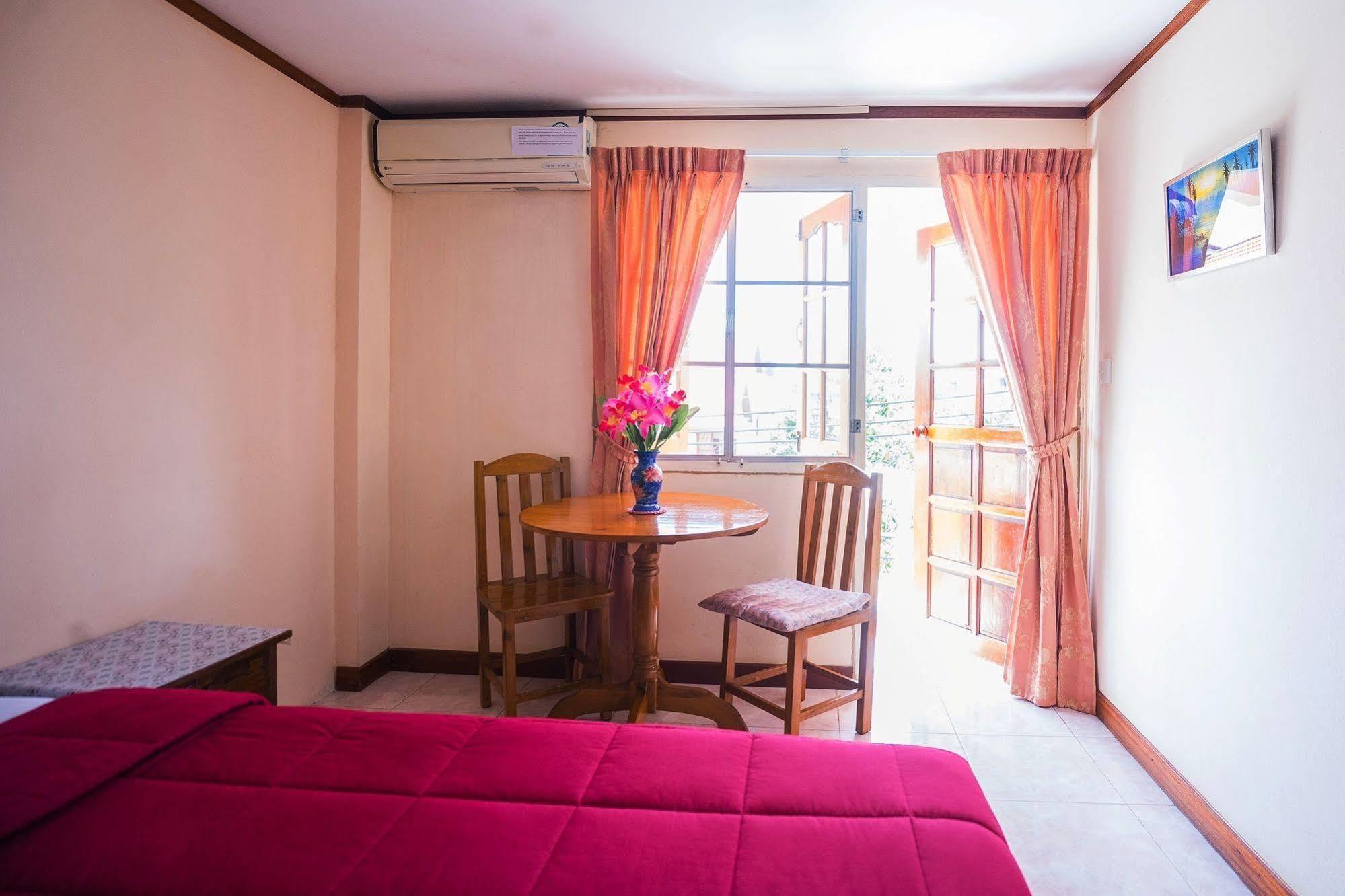Hotel The Britannia Chiang Mai Esterno foto