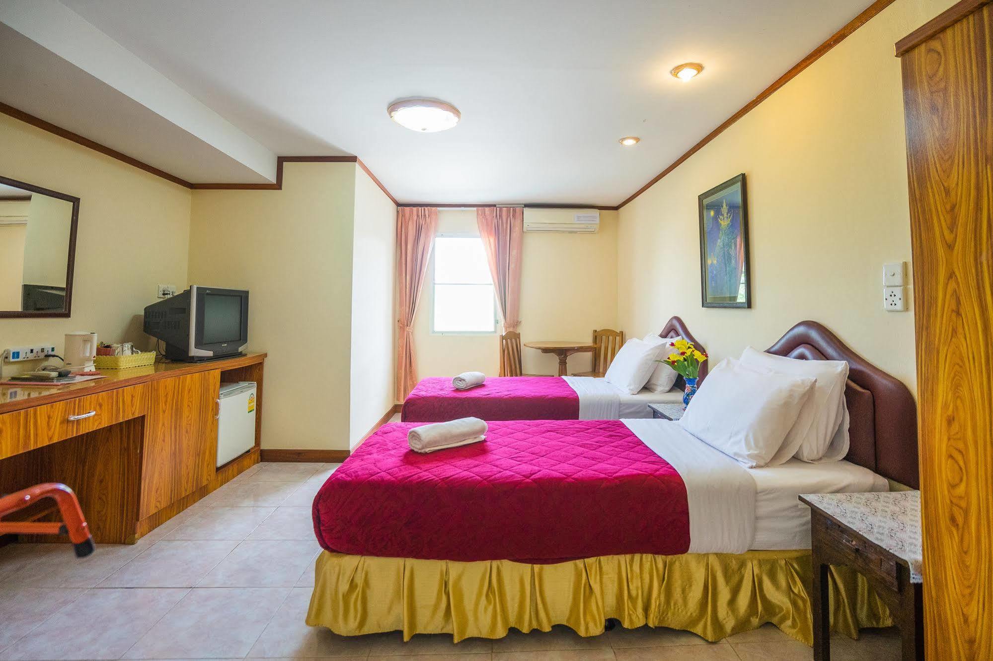 Hotel The Britannia Chiang Mai Esterno foto