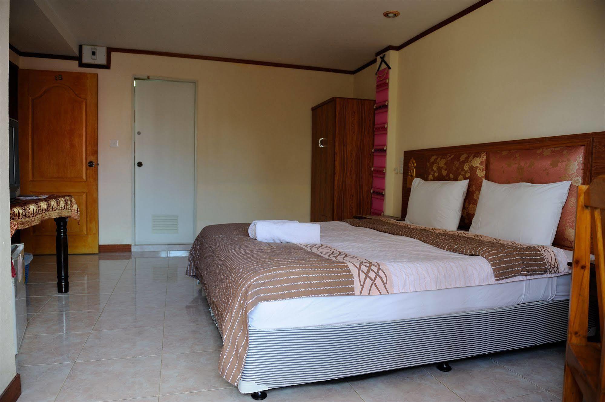 Hotel The Britannia Chiang Mai Esterno foto